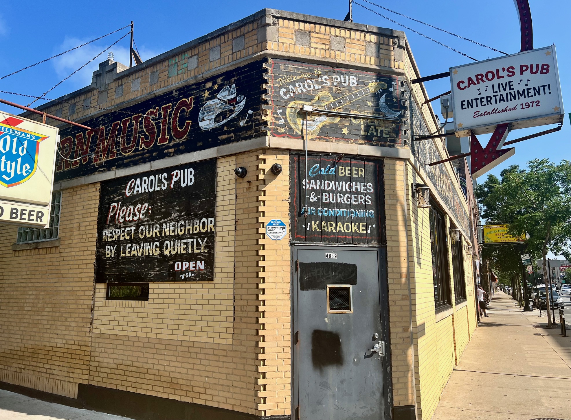 Outside of Carol's Pub Chicago IL